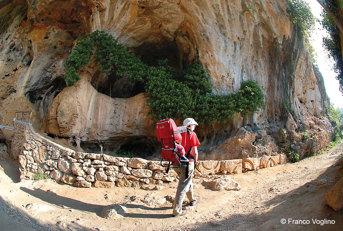 Trekking a Capo Noli: preistoria e grotte nel Finalese