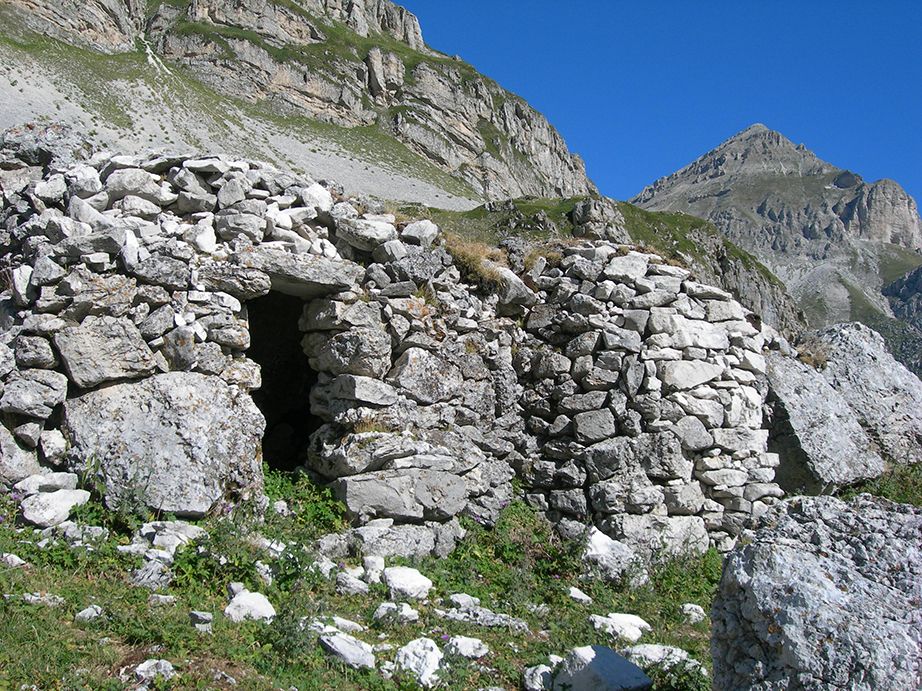 Grotta dell’Oro, Capanne della Val Maone | Gran Sasso-Laga a piedi