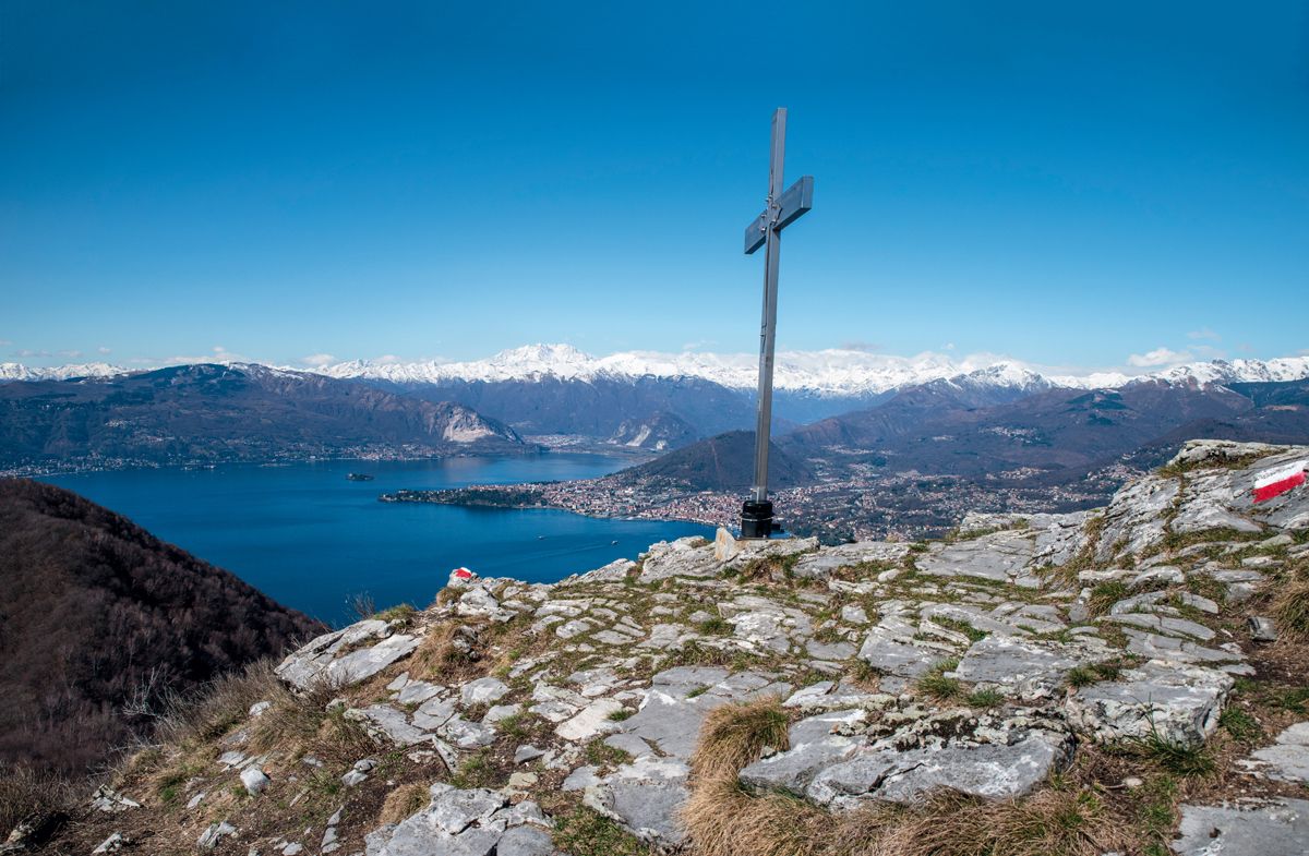 Il Lago Maggiore dai Pizzoni di Laveno | A piedi in Lombardia