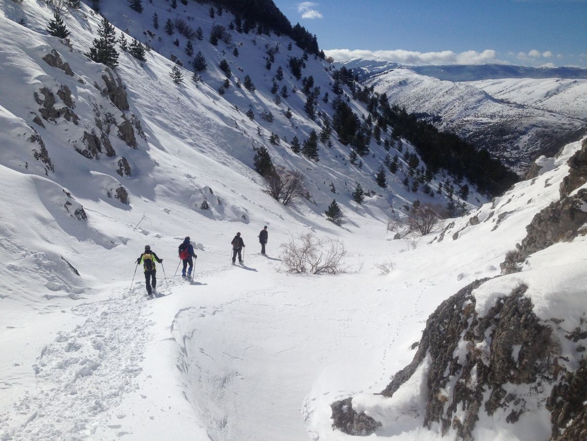 Con le ciaspole sul Parco d’Abruzzo per emozionanti avventure sulla neve