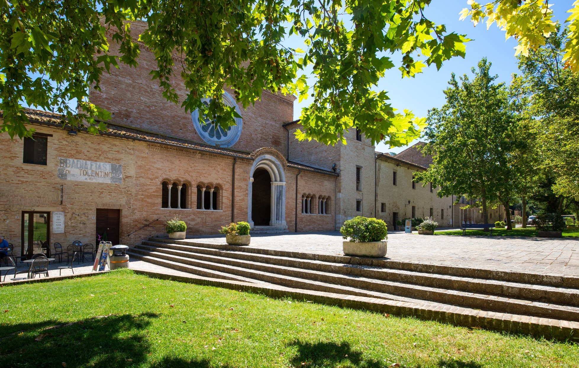 L’anello dell’Abbadia di Fiastra | Marche a piedi