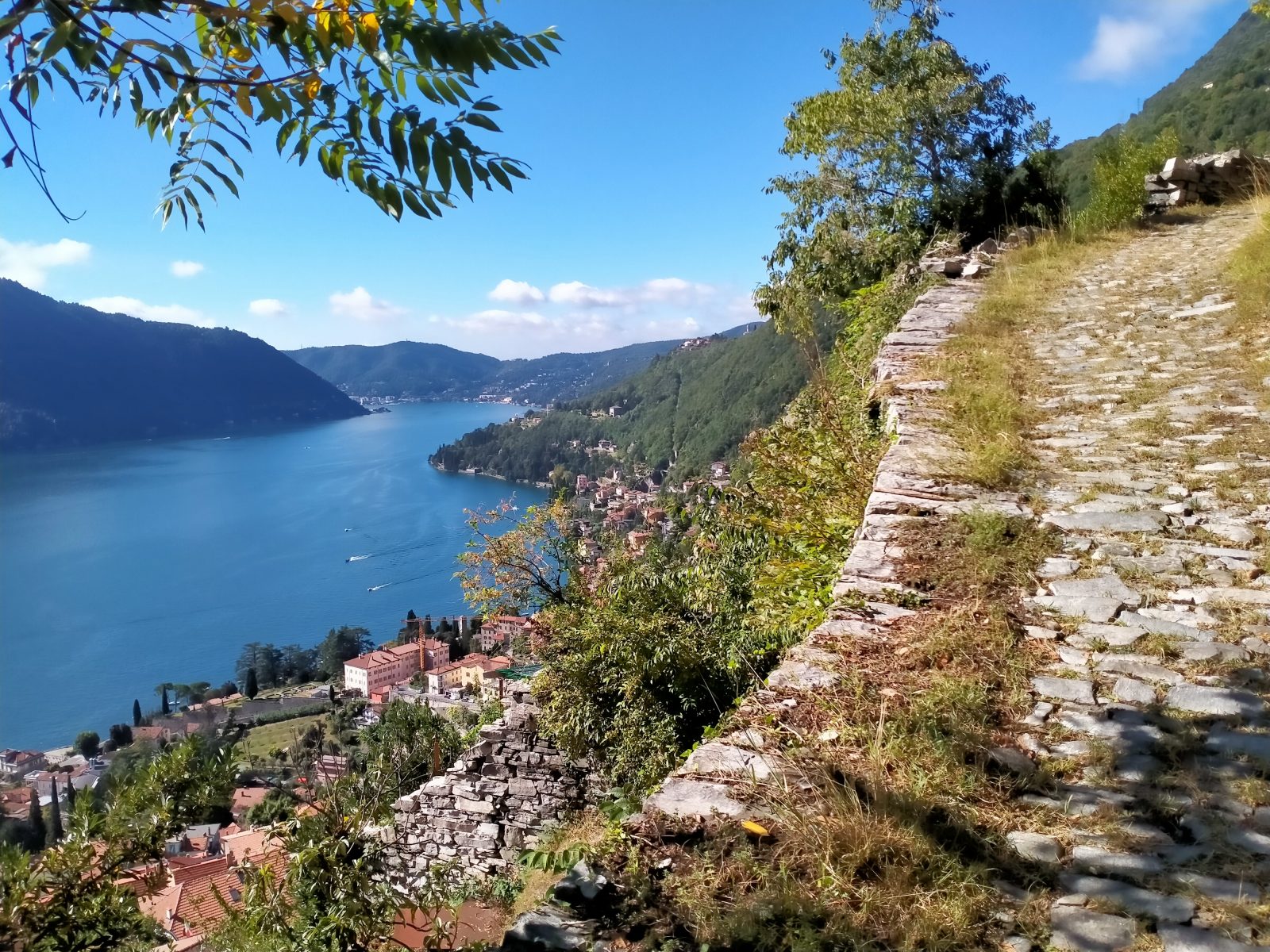 a piedi lago di como